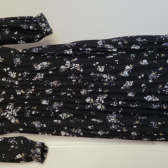 Mid Length Dress - Picture 3 of 6